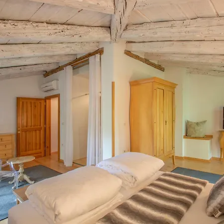 Apolonija Pensionat 4*